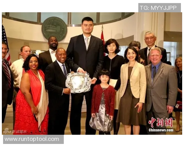 姚明父母的职业与生活背景揭秘，成就巨人背后的故事