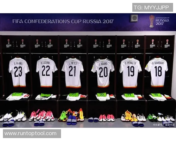 三号球衣背后的传奇故事足球明星的成长与荣耀之路