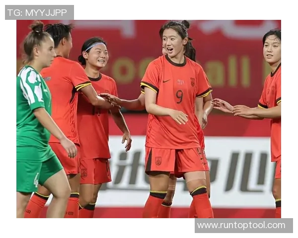 足球明星观看女足比赛视频感受深刻激励更多人关注女性足球发展 足球明星观看女足比赛视频感受深刻激励更多人关注女性足球发展