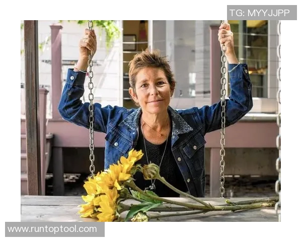 足球明星的女友揭秘她们的爱情故事与生活点滴 足球明星的女友揭秘她们的爱情故事与生活点滴