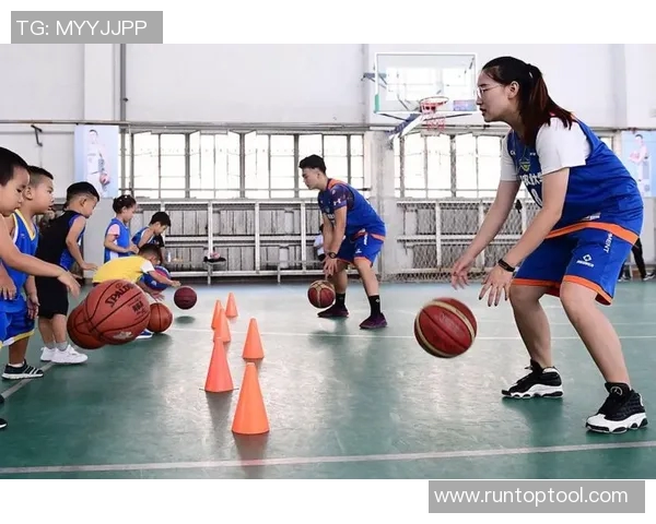 明星学员篮球赛精彩纷呈展现青春活力与团队精神的完美结合